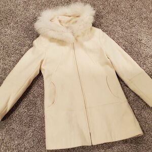 Elegant Cream Women's Coat with Genuine FoxFur Hood
